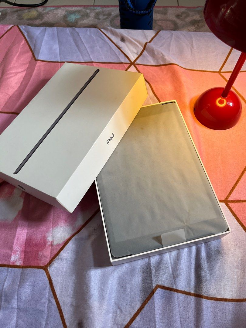 Ipad 9th Gen (FREE APPLE STICKER & ORIGINAL CORD) (Category: iPad) located in General Trias. Submitted by declutterwithdap (Listing ID 1393518481, Image 3). Description: Selling the ipad of my Gf (FREE Original cord and apple sticker!) Meetups vito cruz lasalle shipping sagot ni buyer .