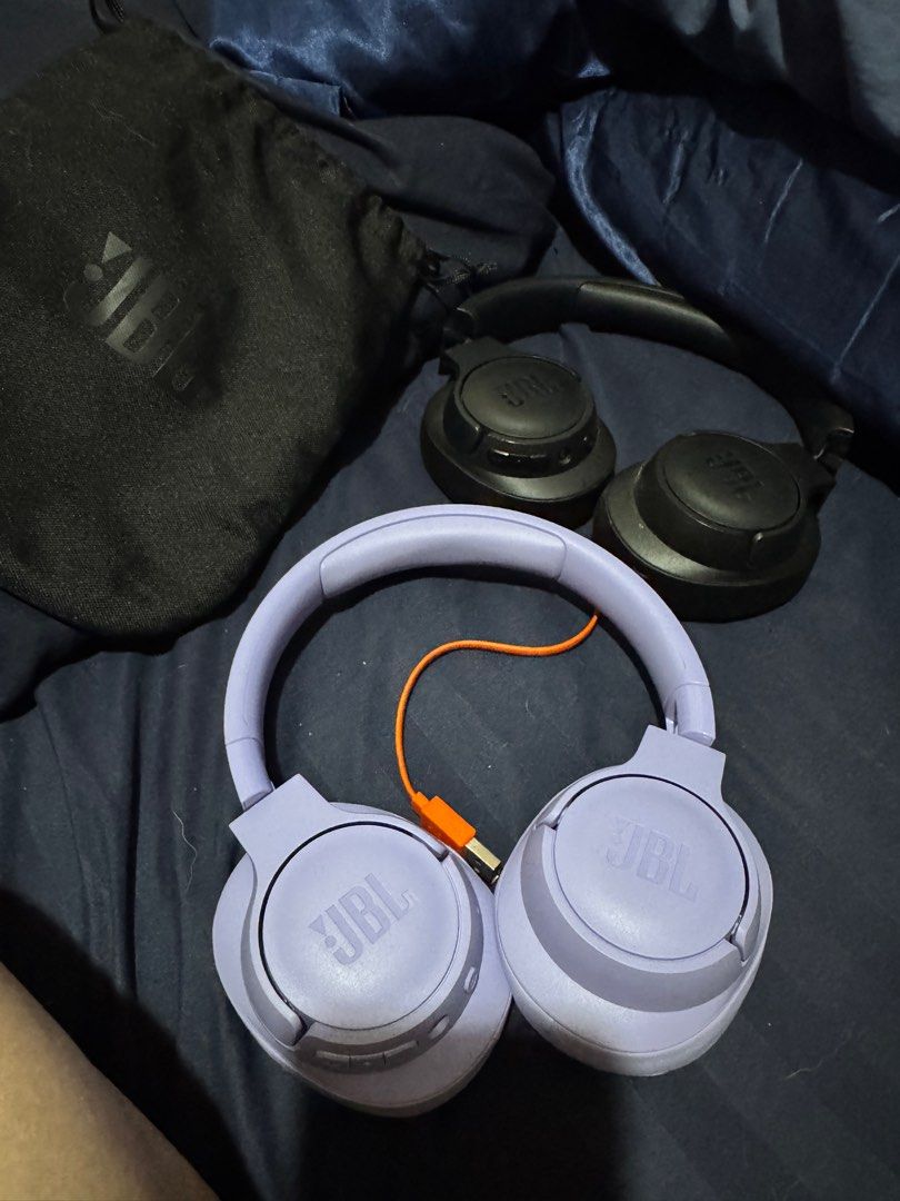 JBL Tune 720BT Black & Purple (Category: Headphones & Headsets) located in Paranaque City. Submitted by hannah.agupit (Listing ID 1393439523, Image 1). Description: Purple Only Available Unit and cable for charger 💯 original connected to JBL app No issues - all working and function well Ready to use.