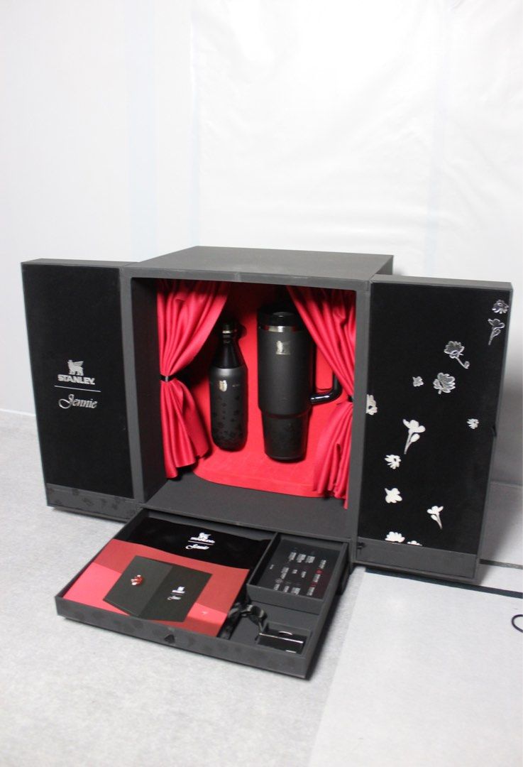 JENNIE x Stanley Limited Edition Box (Category: Water Bottles & Tumblers) located in Malabon City. Submitted by virtuous.goodies (Listing ID 1393549731, Image 1). Description: ✨ On-hand & Ready to Ship 📦 Limited Edition PR Box – only 1 pc available (1 out of just 10 released in the Philippines) What’s inside: ▫️ Stanley Quencher Luxe Tumbler w/ Keychain ▫️ All Day Slim Luxe Bottle ▫️ Stanley x Jennie Paper Bag ▫️ Separate Boxes for Each Bottle ▫