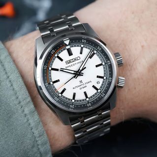 (Category: ) located in . Submitted by notorious_watches (Listing ID 1393609878, Image 1). Description: .