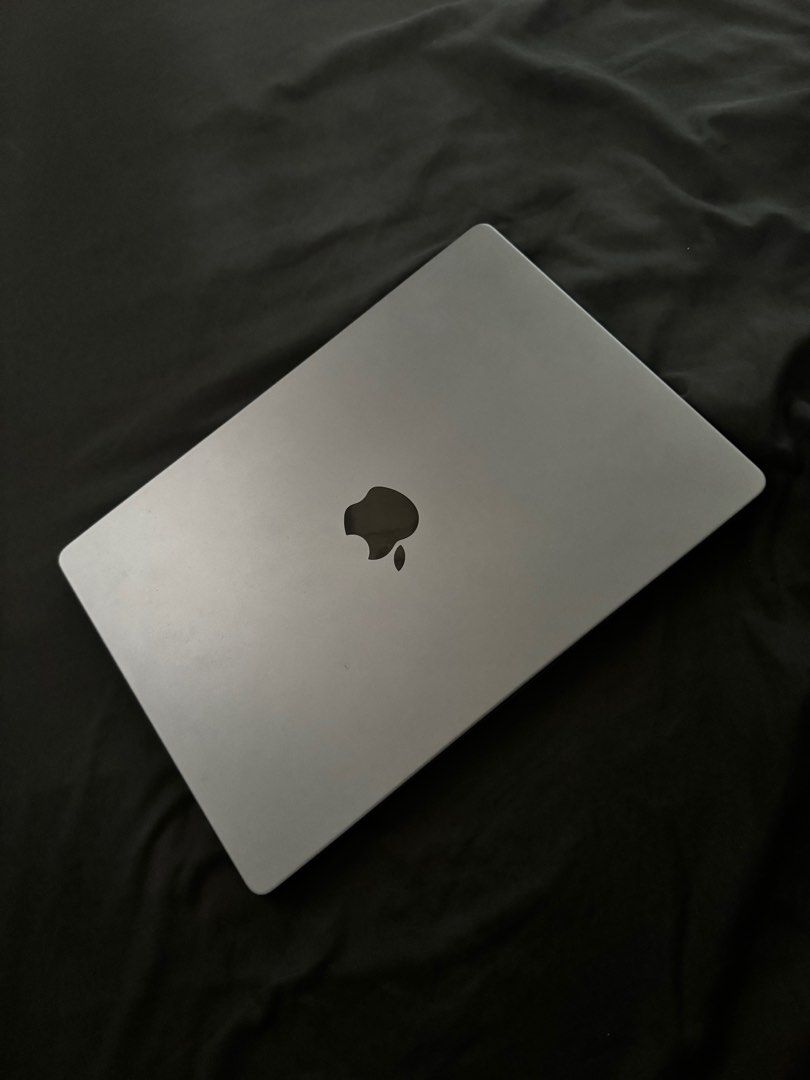MacBook Pro 14-inch M2 Pro 1TB Space Gray (Category: Laptops & Notebooks) located in Taguig. Submitted by vincegnzls (Listing ID 1393485412, Image 2). Description: Selling my MacBook Pro 14-inch with the powerful M2 Pro chip, in excellent condition. Perfect for professionals, creators, and anyone who wants top performance in a portable package. Specifications: • Model: MacBook Pro 14-inch (2023) • Processor: Apple M2 Pro chip (10-core CPU, 16-cor