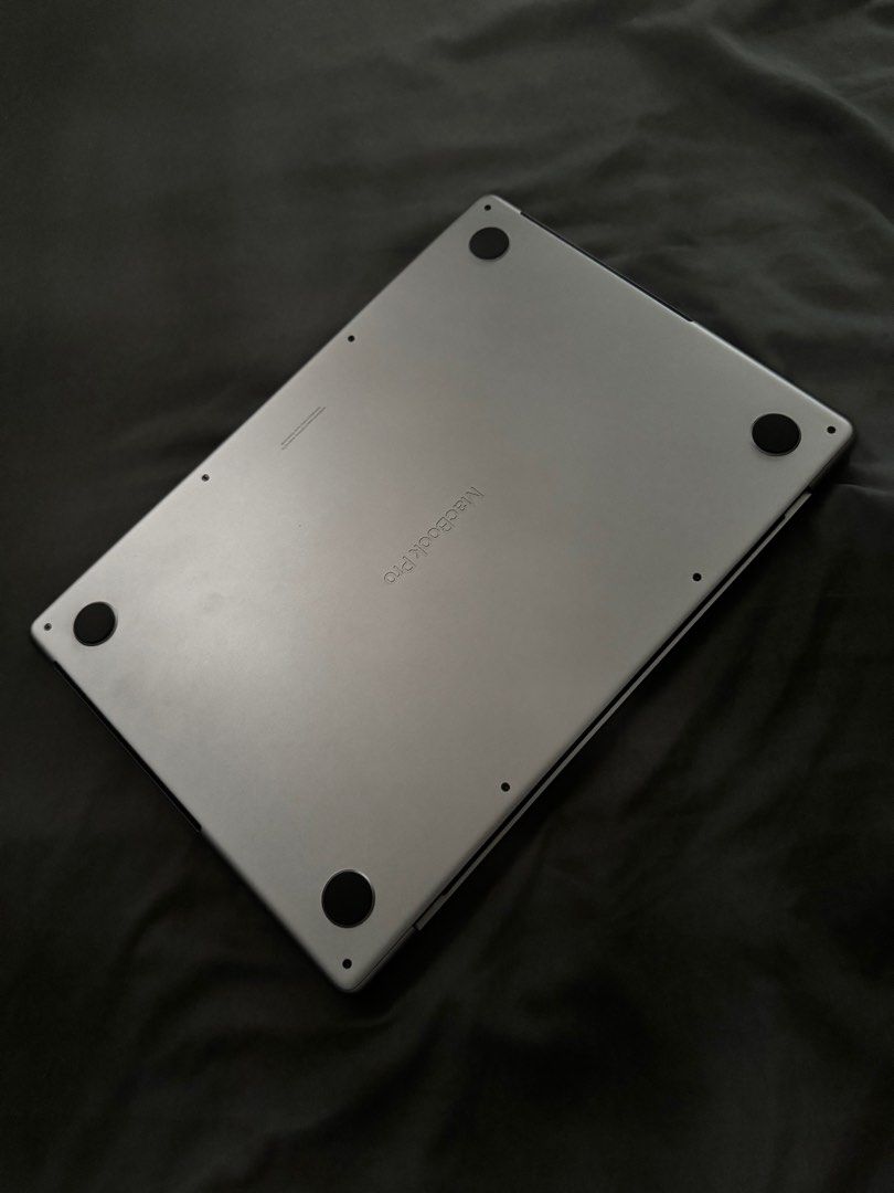 MacBook Pro 14-inch M2 Pro 1TB Space Gray (Category: Laptops & Notebooks) located in Taguig. Submitted by vincegnzls (Listing ID 1393485412, Image 3). Description: Selling my MacBook Pro 14-inch with the powerful M2 Pro chip, in excellent condition. Perfect for professionals, creators, and anyone who wants top performance in a portable package. Specifications: • Model: MacBook Pro 14-inch (2023) • Processor: Apple M2 Pro chip (10-core CPU, 16-cor