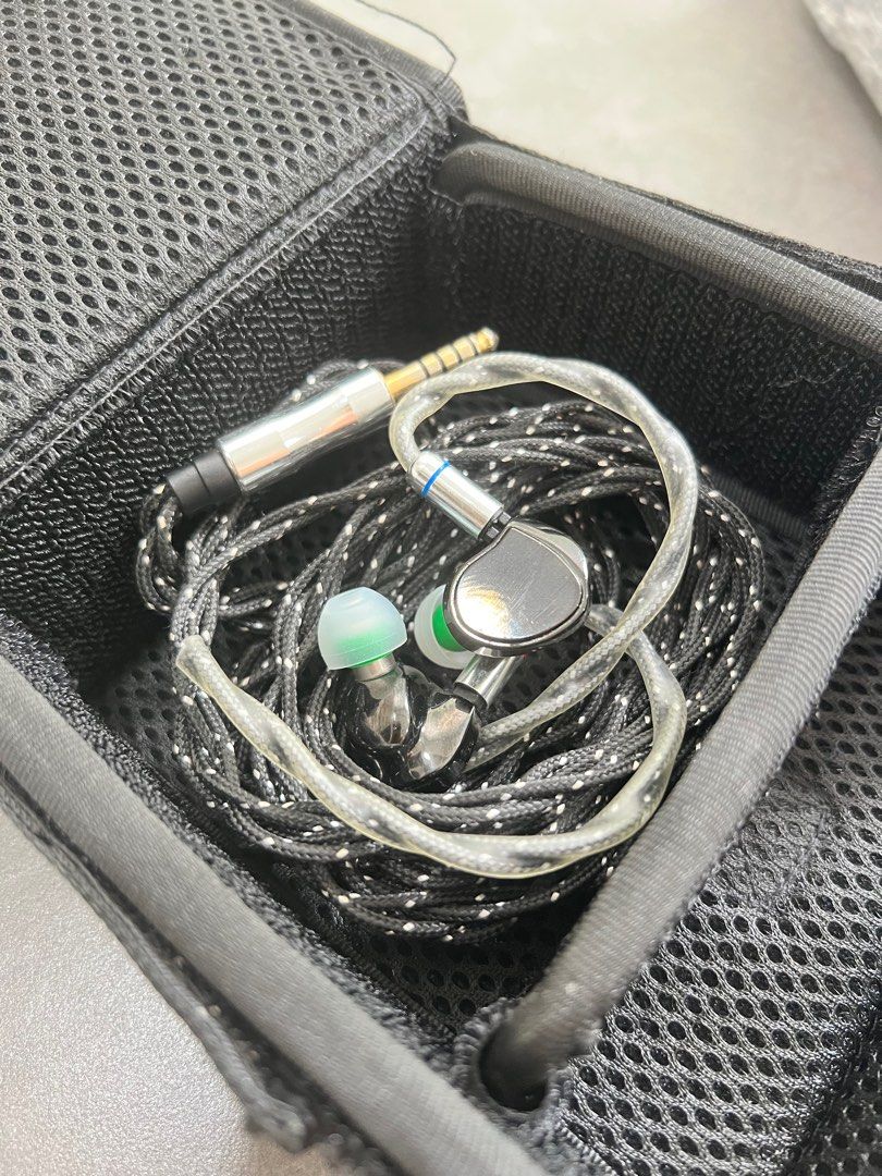 MiM Audio Dark Magician V2 (Category: Earphones) located in Singapore. Submitted by easonmusic7 (Listing ID 1105425399, Image 1). Description: $399 Used full set $799 Brand New .