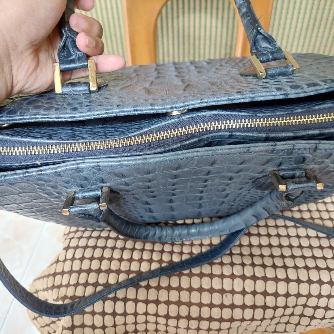 Nicole Miller Crocodile bag (Category: Shoulder Bags) located in Galimuyod. Submitted by royalforest.76e82f (Listing ID 1393462305, Image 3). Description: Bluish color crocodile skin design Nicole Miller bag. Preloved. No major flaws, just signs of use. Wala bakbak. Rubber linings are intact. with etiketa. Made in Korea and with serial no. Sling is replaced but same design. Location: Ilocos Sur Can ship.
