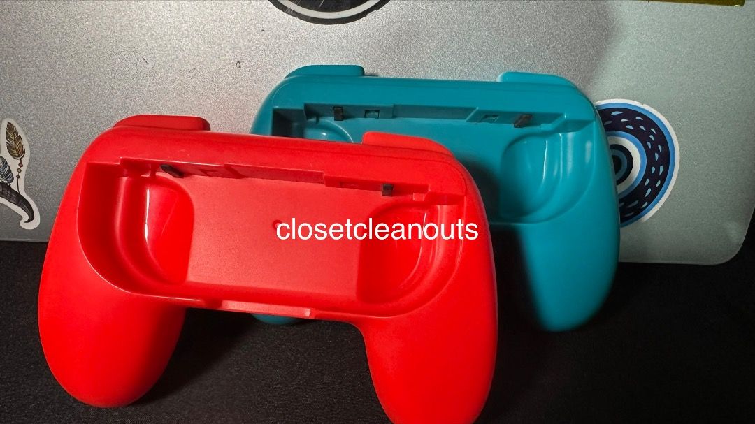 Nintendo Switch Joy-Con Grip (Category: Controllers) located in Quezon City. Submitted by closetcleanoutsph (Listing ID 1393606839, Image 2). Description: Nintendo Switch Joy-Con Grip (Red and Blue) 💰MOP: Gcash(Send Money only)/BDO/BPI. 👍 Mine now, pay now. ❌ NO COD. NO RESERVATIONS. 🎥 Open for VC 🚗Shipping thru SDD (LLM, Grab, Others) of your choice or J&T/LBC/GGX. SF c/o buyer. 📍BRGY. PALTOK, QC .