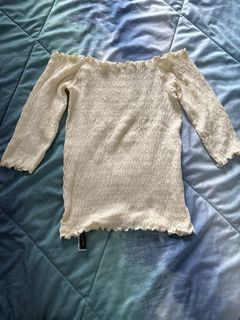 PEACH JOHN 米白色露肩上衣64227571069826110