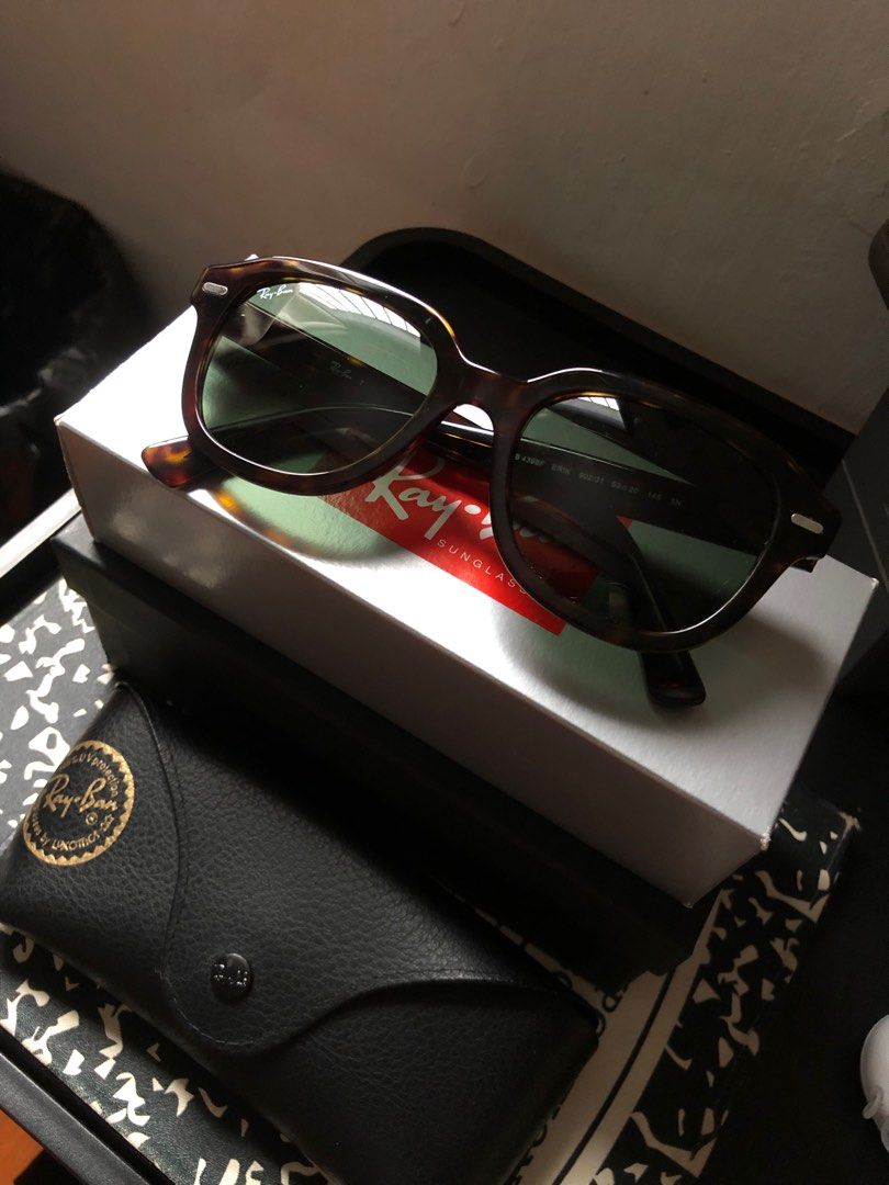 Ray-Ban Erik Havana (Category: Sunglasses & Eyewear) located in Cebu City. Submitted by aj_032 (Listing ID 1393527938, Image 3). Description: FRAME SHAPE- Square FRAME COLOUR- Polished Havana FRAME MATERIAL - Propionate TEMPLE COLOUR - Havana LENSES COLOUR - Green TREATMENT - Solid Color SIZE - 53 20mm LENS HEIGHT - 43.3mm TEMPLE LENGTH - 145mm FACE COVERAGE - Generous BRIDGE & NOSEPADS - Low Bridge Fit https://www.ray-ban.com/australia/sunglasse