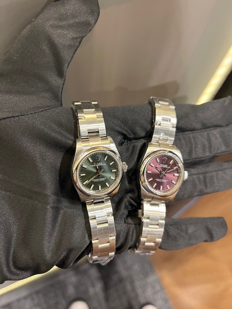 ROLEX Oyster Perpetual (Category: Luxury Watches) located in Marikina City. Submitted by yaniyanyan (Listing ID 1393456230, Image 2). Description: ROLEX Oyster Perpetual 26 Green • Ref 176200 • Yr 2019 • w/ Original Papers ROLEX Oyster Perpetual 26 Grape • Ref 176200 • 66H3 • Yr 2018 • w/ Original Papers.