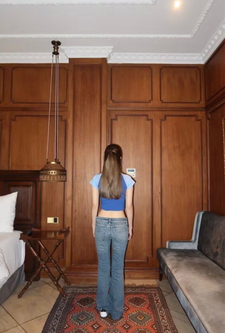 RUE Basic Cropped Tee (Category: Shirts) located in Singapore. Submitted by idkwhattobuyy (Listing ID 1393538396, Image 2). Description: Not worn Selling as need to clear wardrobe asap rtp: 19.