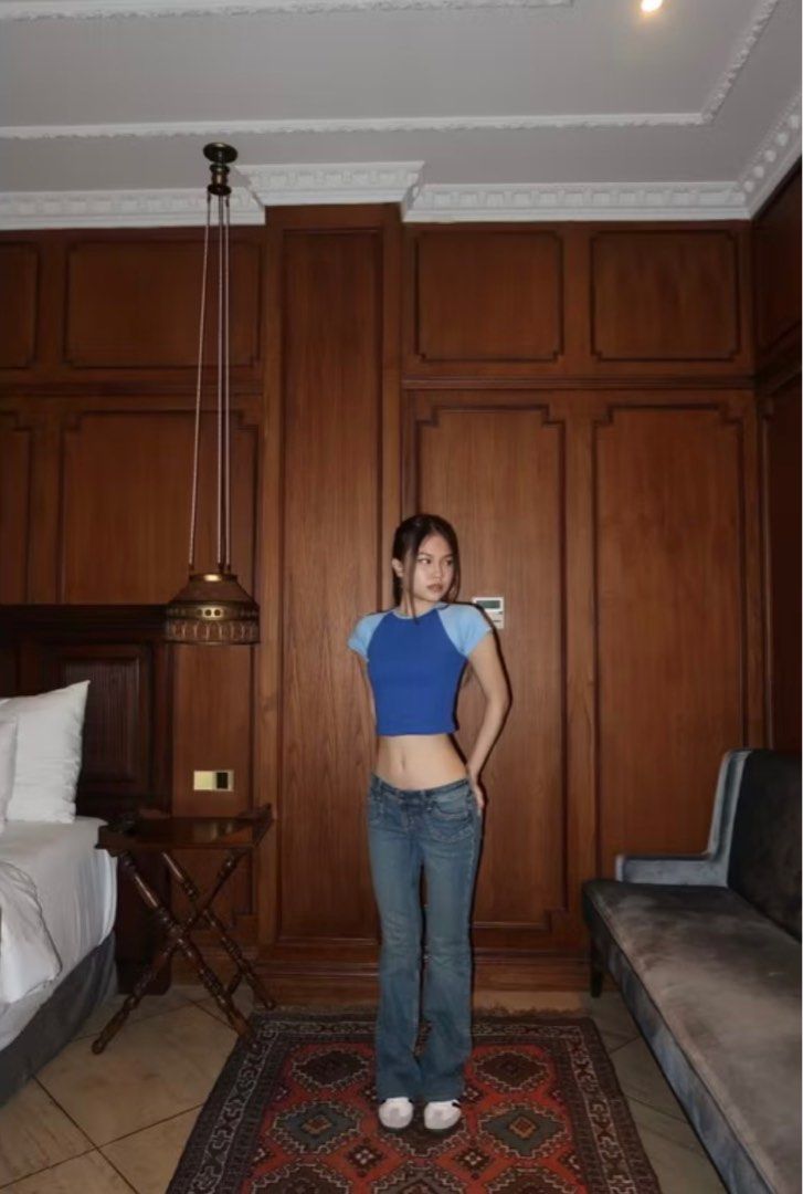 RUE Basic Cropped Tee (Category: Shirts) located in Singapore. Submitted by idkwhattobuyy (Listing ID 1393538396, Image 3). Description: Not worn Selling as need to clear wardrobe asap rtp: 19.