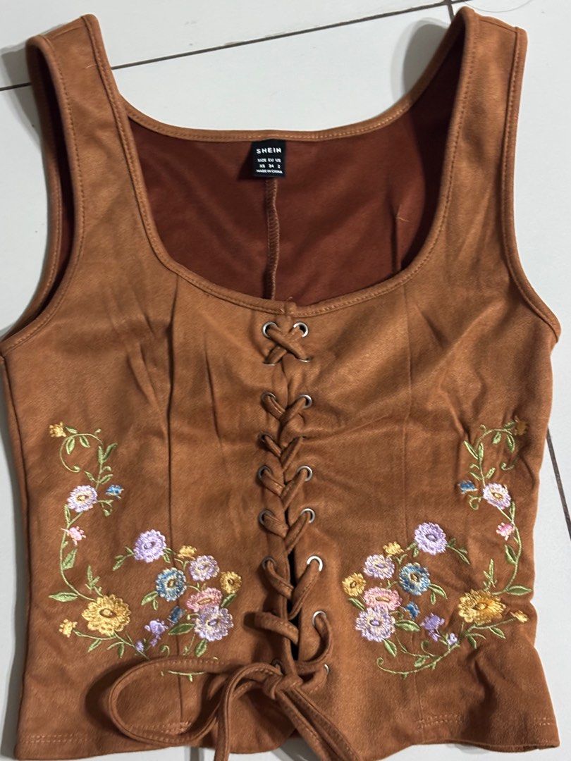 shein brown corset top (Category: Sleeveless) located in Quezon City. Submitted by blueeeming (Listing ID 1393611258, Image 1). Description: .