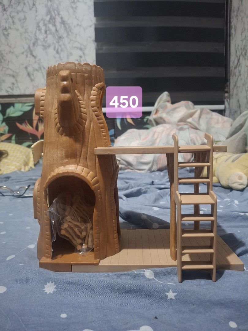 Sylvanian Families Treehouse Library (Category: Kids Toys) located in Quezon City. Submitted by chlorousel (Listing ID 1393584934, Image 1). Description: I have the railings in a ziploc bag. I think this is a part of a vintage school playset. Can give discount if buying other items..