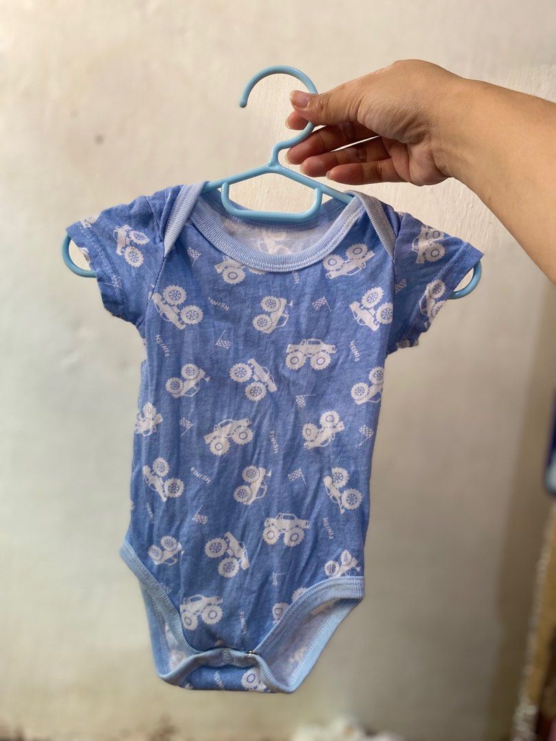 Take all onesie 150 (Category: Babies & Kids Fashion) located in Las Pinas. Submitted by vasthawk_eee147 (Listing ID 1393441144, Image 2). Description: 10/10 color Buttons Zipper Pick up in my location LasPiñas location .