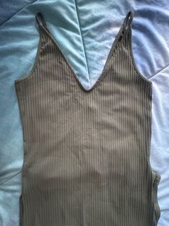 橄欖綠V領吊帶裙64228597448578110