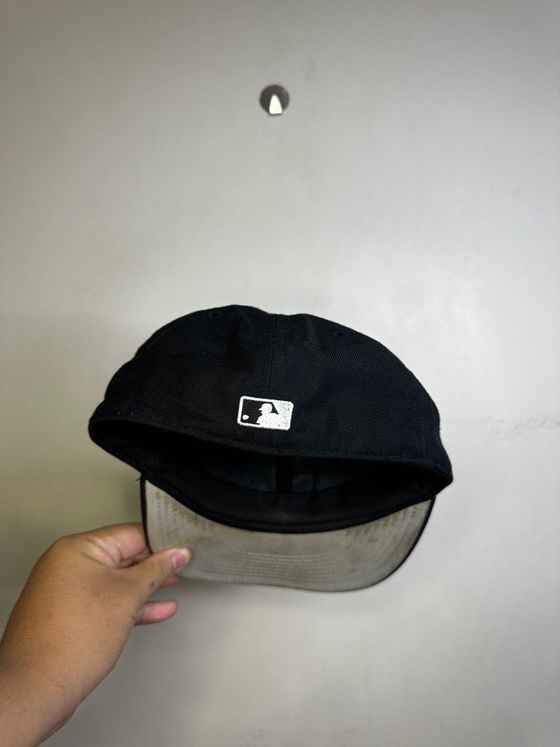 VINTAGE MLB SOX CLOSED CAP (Category: Caps & Hats) located in Molave. Submitted by thriftmate13 (Listing ID 1393593005, Image 2). Description: .