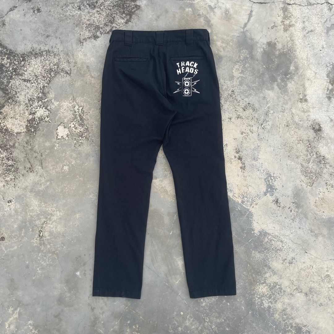 X LARGE JAPAN 🦍BLACK KHAKI 32 (Category: Jeans) located in Villaverde. Submitted by bakatzy_secondhand_garments (Listing ID 1393567899, Image 2). Description: 🥷🏾BRAND: X LARGE JAPAN 🦍 📍SECTION: RELAX JEANS 🔗CONDITION: EXCELLENT ‼️ 🔗SIZE ON TAG (32)ACTUAL SIZE ▪️waist 32-33 ▪️Length 41 ▪️Leg opening 8 🔥Price 1200 PHP 📍Loc.NUEVA VIZCAYA.
