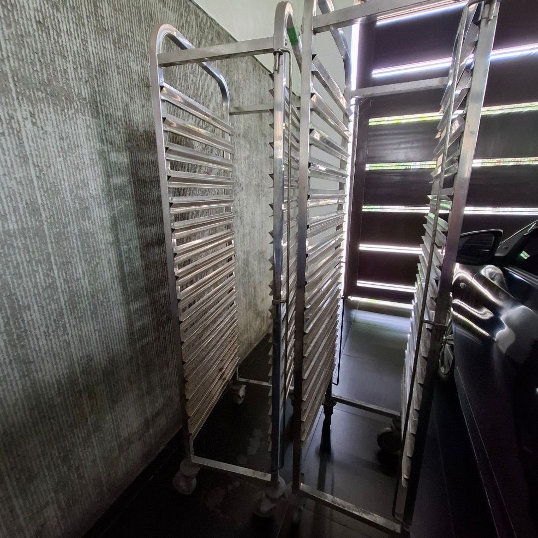16 Chaffing Dish Trolley/Rack System (Category: Other Kitchenware & Tableware) located in Quezon City. Submitted by goldenmomma (Listing ID 1390253035, Image 1). Description: 16 Chaffing Dish Trolley for Restaurant or Catering Business *for Transferring or Staging meals Heavy Duty 2pcs available *Price is for 1 piece.