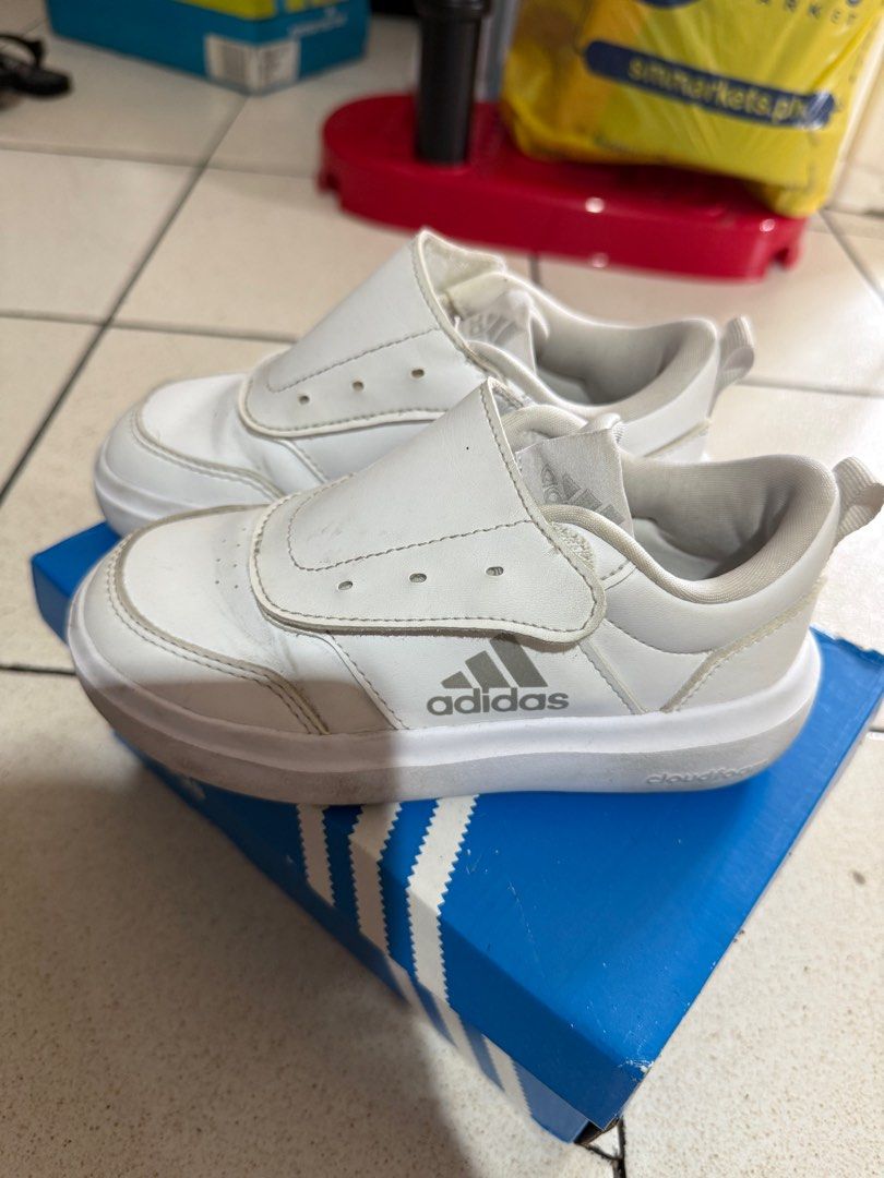 Adidas size 11k (Category: Babies & Kids Fashion) located in Mandaluyong City. Submitted by flimpsyme (Listing ID 1390268181, Image 2). Description: .