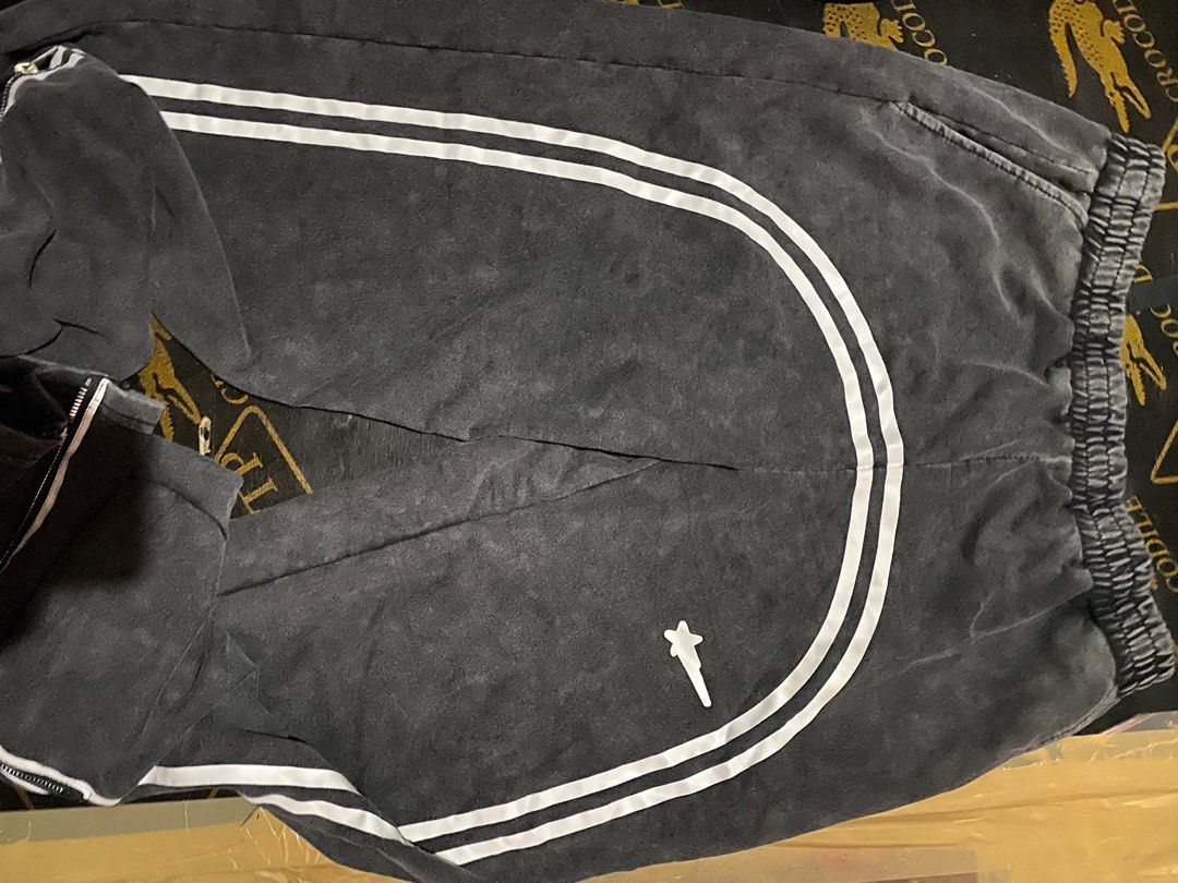 Aspack shein street wear (Category: Tshirts & Polo Shirts ) located in Quezon City. Submitted by lv.saint (Listing ID 1390305440, Image 3). Description: All size xl 3 pants (baggy) 1 jersey 1 long sleeve.