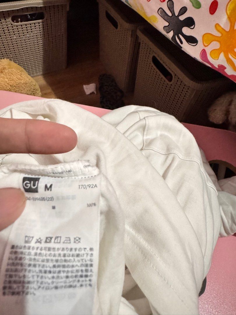 Authentic GU Oversized pocket White Tee (Category: Tshirts & Polo Shirts ) located in Valenzuela. Submitted by declutterlangpo (Listing ID 1390371374, Image 3). Description: Authentic GU Oversized Pocket White Tee Size Medium. Fit to large .