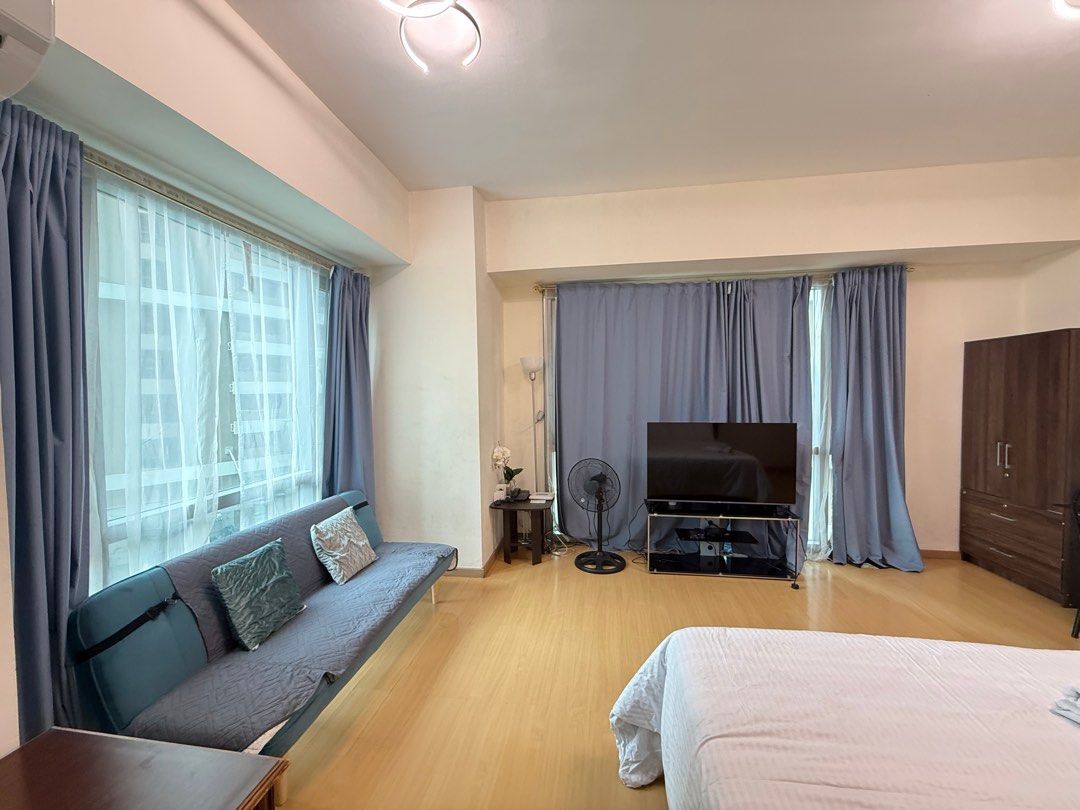Avant at the Fort: Studio corner unit (Category: Apartments & Condos) located in Manila. Submitted by call_09053601049 (Listing ID 1390243080, Image 2). Description: 🌿 FOR SALE – Avant at The Fort Studio Corner Unit w/ Floor-to-Ceiling Windows | Furnished | 4th Floor 📍 Avant at The Fort, BGC, Taguig 💰 ₱7,800,000 📐 38 sqm | Studio | Fully Furnished | 4th Floor ⸻ 🛋️ Unit Features: ✅ Bright corner unit with full-height glass on two sides ✅ 4th 