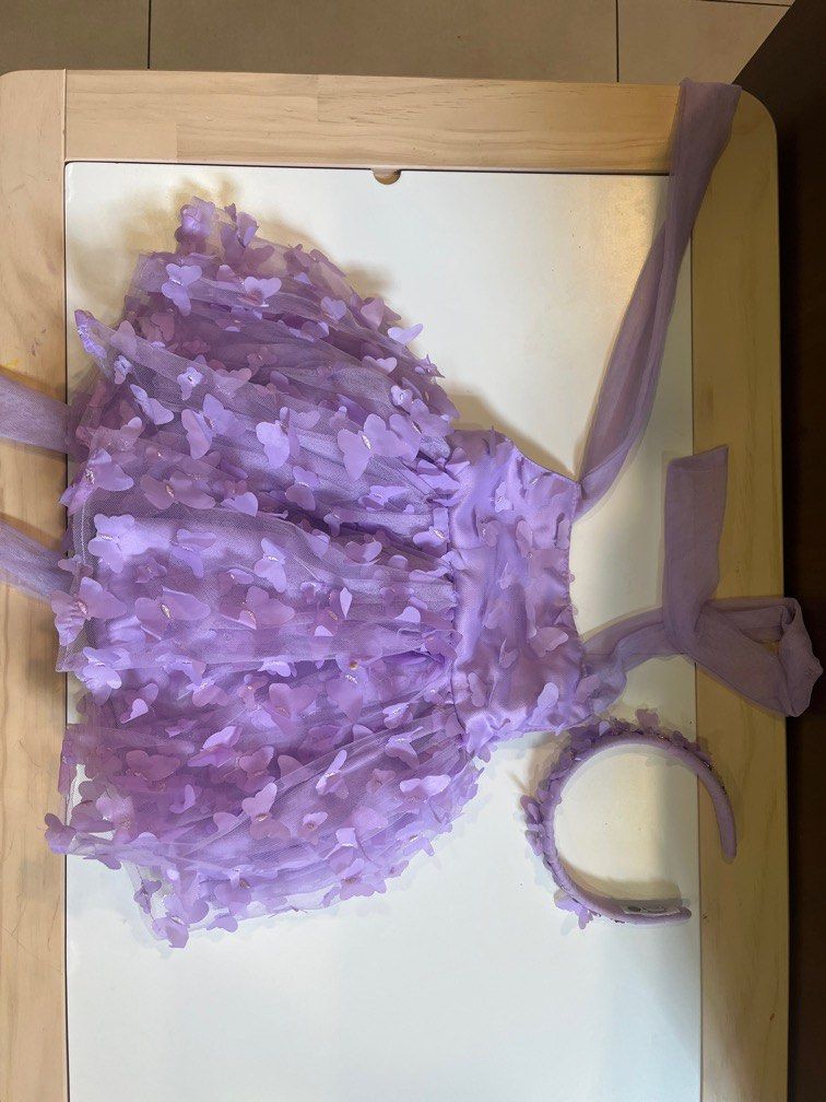Baby dress gown (Category: Babies & Kids Fashion) located in San Juan City. Submitted by mvl27 (Listing ID 1390239803, Image 1). Description: Size 1 yr old Buyer pays for shipping.