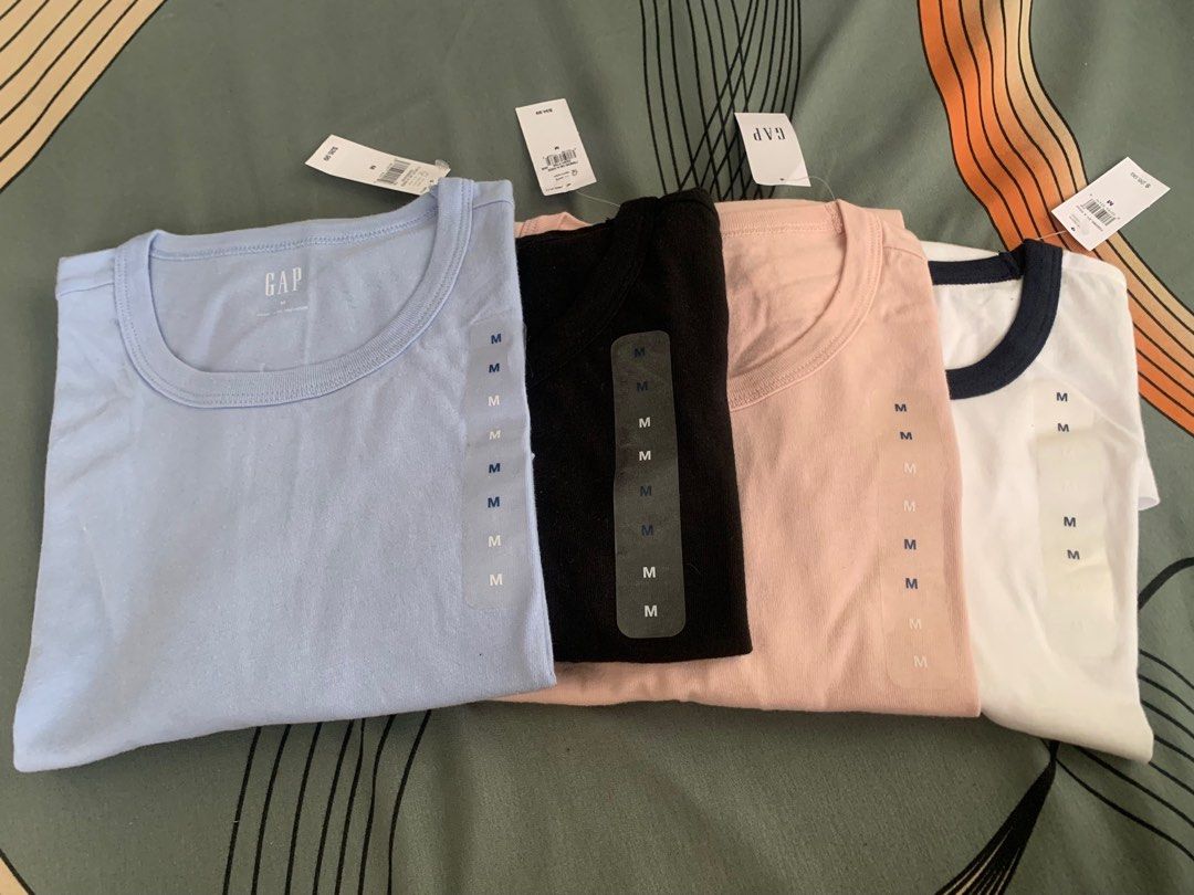 bundle 4 gap tshirt (Category: Shirts) located in San Fernando. Submitted by balading (Listing ID 1390413827, Image 1). Description: orig new from canada.