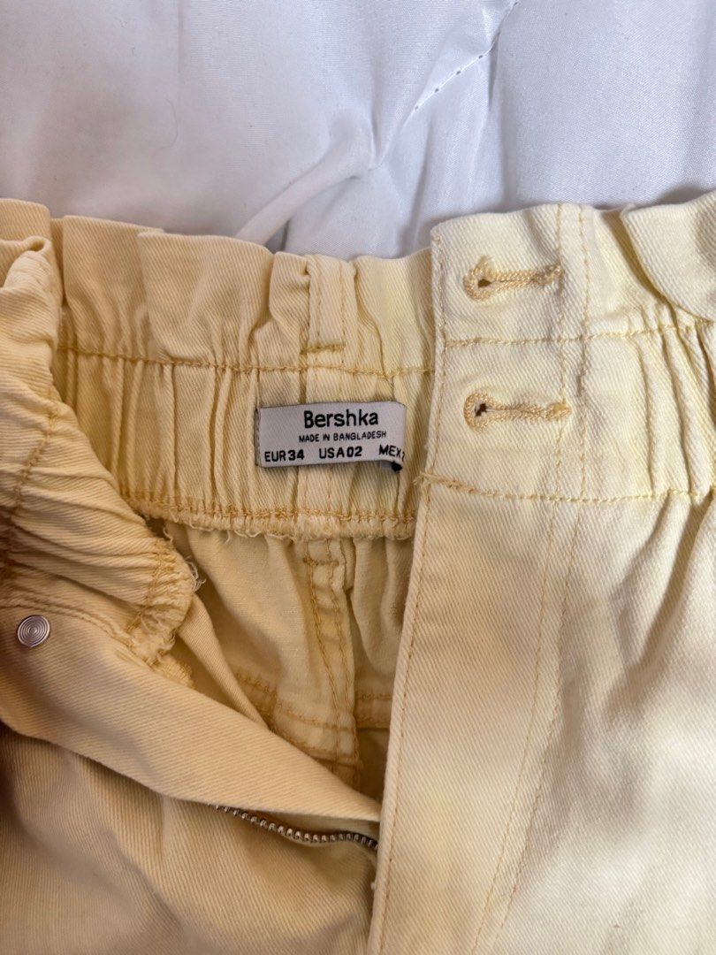 butter yellow high-waisted shorts (Category: Shorts) located in Cainta. Submitted by audieu (Listing ID 1390304726, Image 2). Description: cute butter yellow! balloon type of shorts v cute and adjustable.