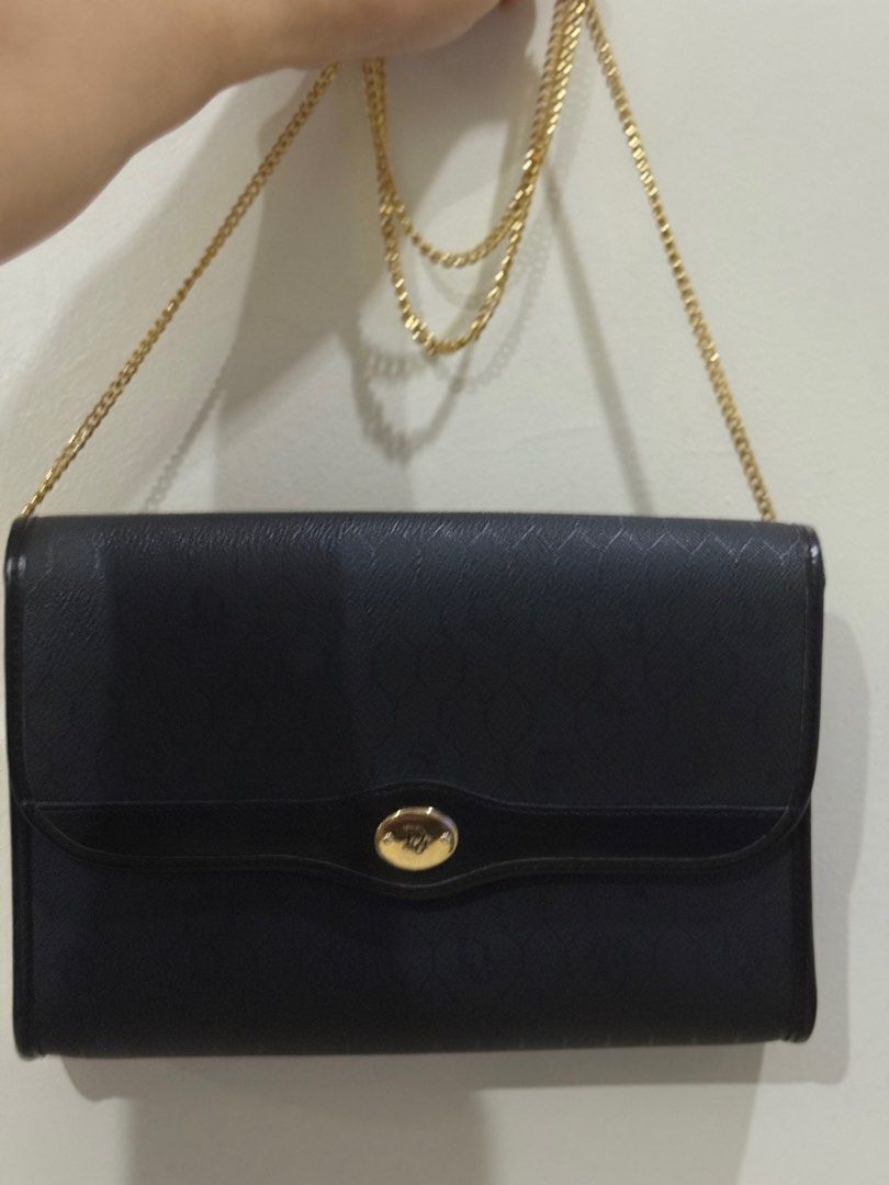 Christian Dior vintage chain sling (Category: Luxury Bags & Wallets) located in Quezon City. Submitted by lotte02shoppe (Listing ID 1390374812, Image 2). Description: Dior vintage bag malinis makinis napa k tibay gold na gold pa hard ware , rank A Money back guarantee f proven fake .