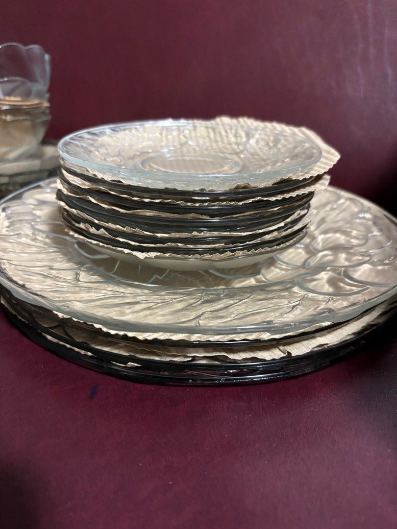 Clear glass plate and saucer (Category: Dinnerware & Cutlery) located in Quezon City. Submitted by nadz.b (Listing ID 1390241240, Image 1). Description: Set of 4 plates Set of 8 saucers.