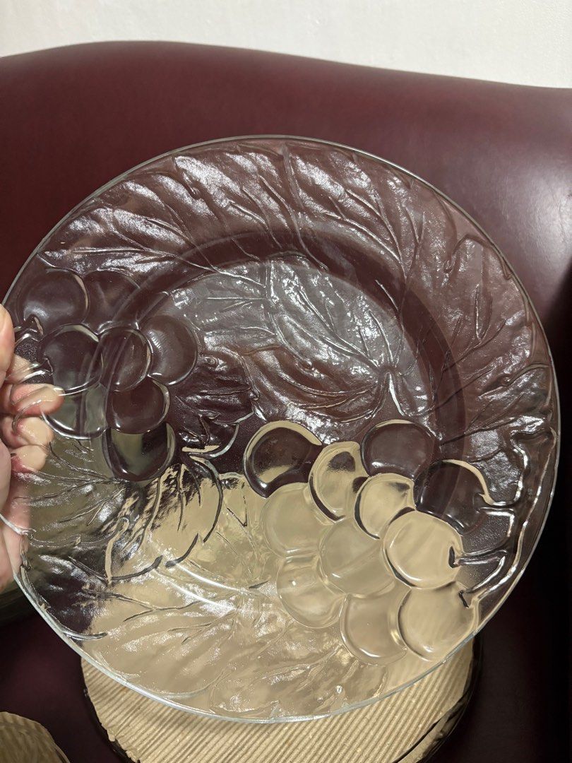 Clear glass plate and saucer (Category: Dinnerware & Cutlery) located in Quezon City. Submitted by nadz.b (Listing ID 1390241240, Image 3). Description: Set of 4 plates Set of 8 saucers.