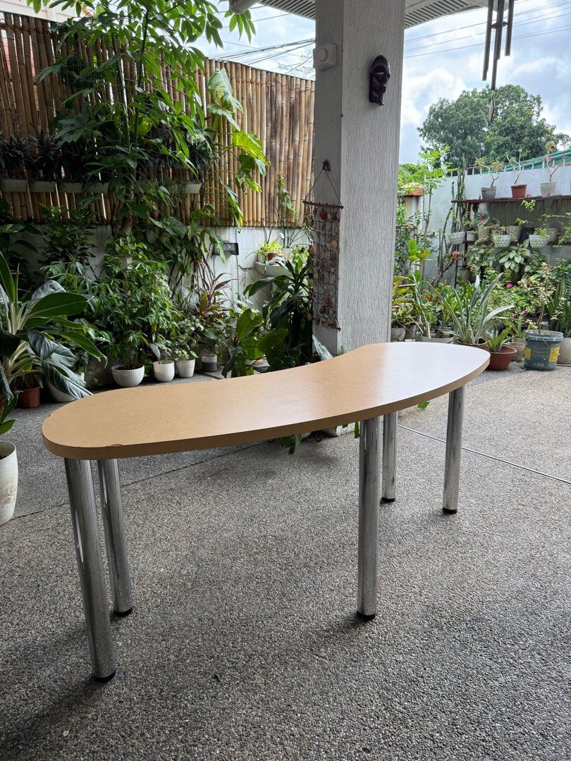 Curved Study Table (Category: Office Furniture & Fixtures) located in Pasig City. Submitted by treehouse.atbp (Listing ID 1381195678, Image 3). Description: Curved Study Table / Slim Bean Table Scandinavian / Japandi Style perfect for small spaces. We used it in our home office- it’s very sturdy. For pick up only Can be placed by the window or onto the wall. .