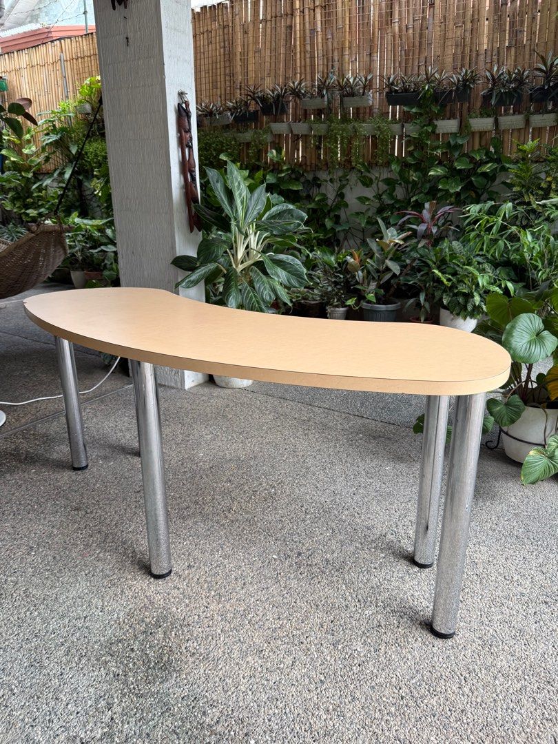 Curved Study Table (Category: Office Furniture & Fixtures) located in Pasig City. Submitted by treehouse.atbp (Listing ID 1381195678, Image 1). Description: Curved Study Table / Slim Bean Table Scandinavian / Japandi Style perfect for small spaces. We used it in our home office- it’s very sturdy. For pick up only Can be placed by the window or onto the wall. .