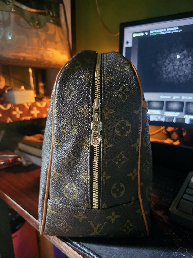 Sale! LV Deuville (Category: Luxury Bags & Wallets) located in Manila. Submitted by julee031224 (Listing ID 1390251289, Image 3). Description: Kindly message us for more details. 💕 Last price posted. Sturdy and the leather is in very good condition. Honey pattina color that makes the bag look more vintage looking. Handles and hardwares are also in good condition. It fits laptop and tablet as it is a very spacious bag yet not too bulky. This is p