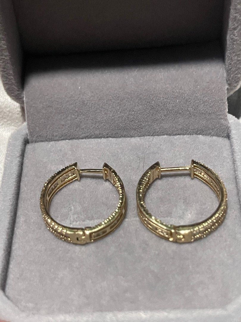 diamond earrings loop (Category: Earrings) located in Cavite. Submitted by beamitch (Listing ID 1390317245, Image 3). Description: 100% natural diamond comes with certificate free sf tru lbc only automatic lock.