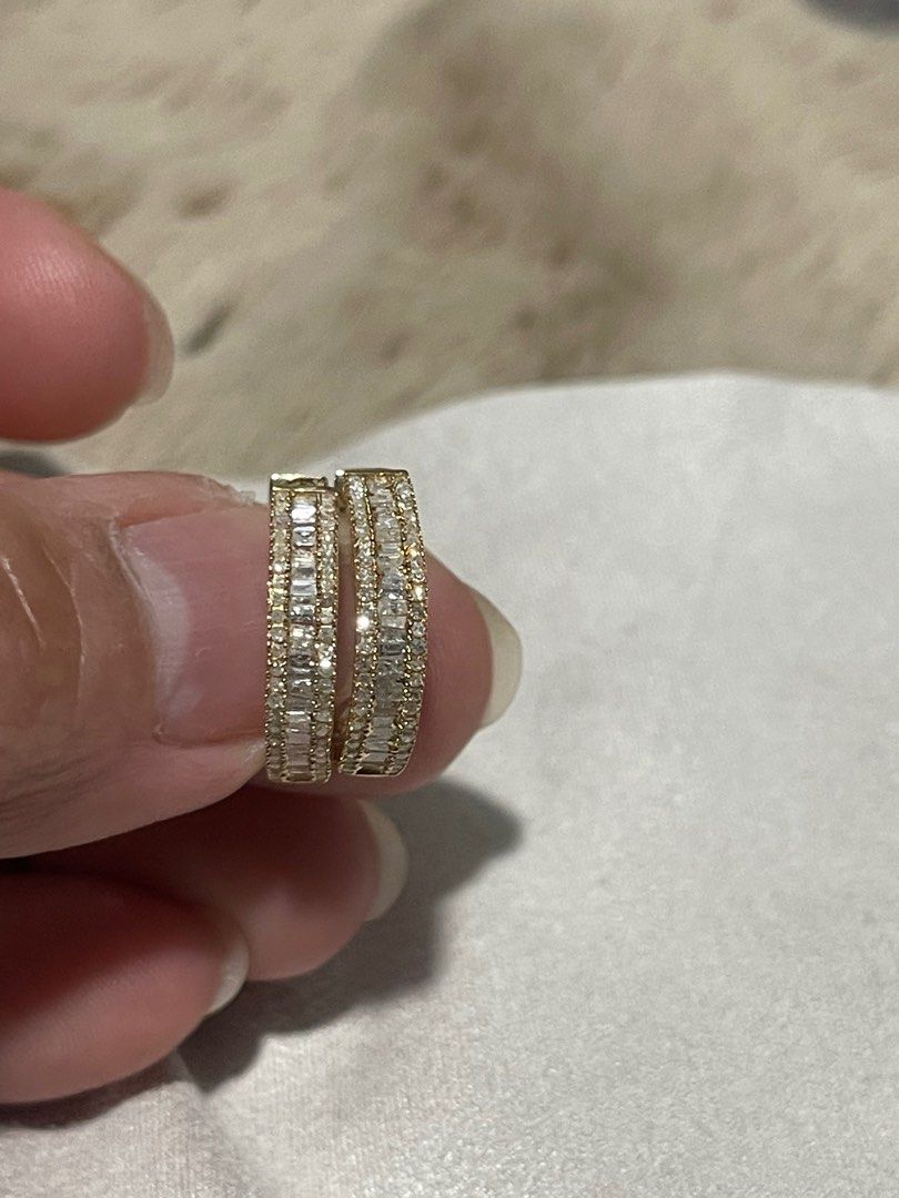 diamond earrings loop (Category: Earrings) located in Cavite. Submitted by beamitch (Listing ID 1390317245, Image 2). Description: 100% natural diamond comes with certificate free sf tru lbc only automatic lock.