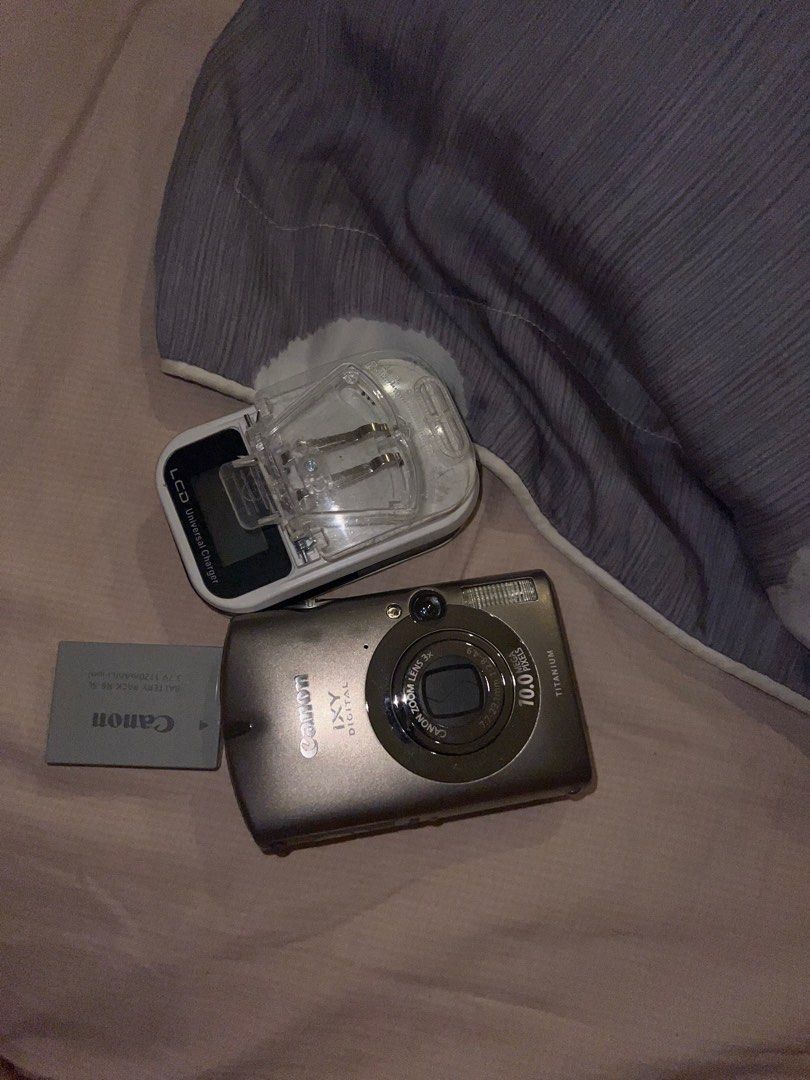 digital camera (Category: Cameras) located in Singapore. Submitted by vic889 (Listing ID 1390333039, Image 1). Description: canon! brand new , don’t use it often hence I am selling . photos are beautiful and crisp. pm for pictures! open to negos .