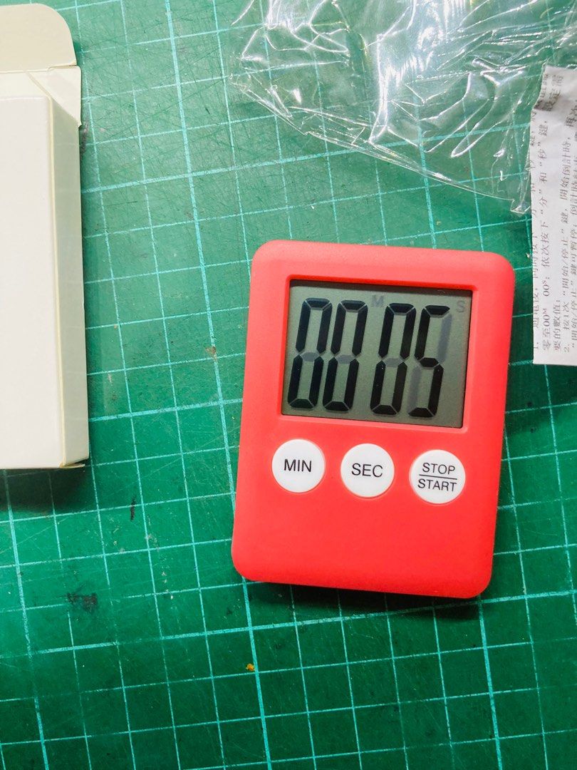 Digital Kitchen Timer Clock (Category: Other Home Appliances) located in Singapore. Submitted by megan07sg (Listing ID 1390257274, Image 4). Description: Brand new and unused, comes in original packaging with English instructions and battery. 7 days warranty provided. Reason for selling is the in laws bought extra during online flash sale, kept two for own usage and selling this red one. Self collect at listed location or choose from various post