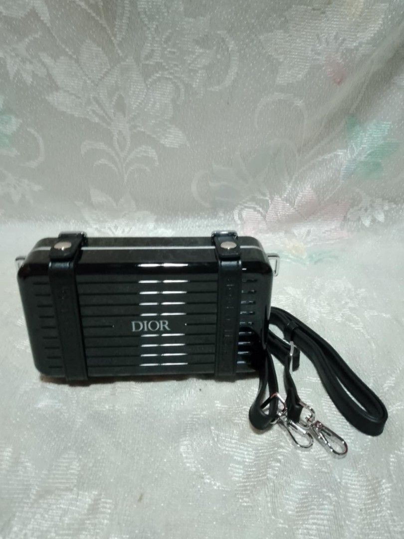 DiorXRimowa Personal Clutch (Category: Luxury Bags & Wallets) located in Tuguegarao City. Submitted by starzeke (Listing ID 1390405740, Image 2). Description: Pakibasa po‼️ ❤️Dear Buyers💚 Hindi ako makareply sa inyo, nakalimit kasi message sa carousel, nababasa ko lang cia. hanapin nio na lang po sa fb parehong pangalan po nakalagay sa profile pics. Pm nio ako dun and your Tawad☺️ -Starzeke Thriftshop and Japan Anikz.