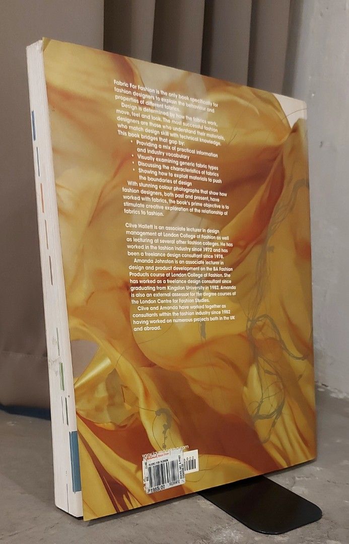 Fabric for Fashion (Category: Storybooks) located in Angono. Submitted by ajogba (Listing ID 1390320692, Image 2). Description: Bought for 1965 pesos. This is a comprehnsive guide about fabrics and natural fibres. A personal favorite. ❤️ RFS: Decluttering /Moving Out Note: Available to purchase until September 15. MOP: GCash.