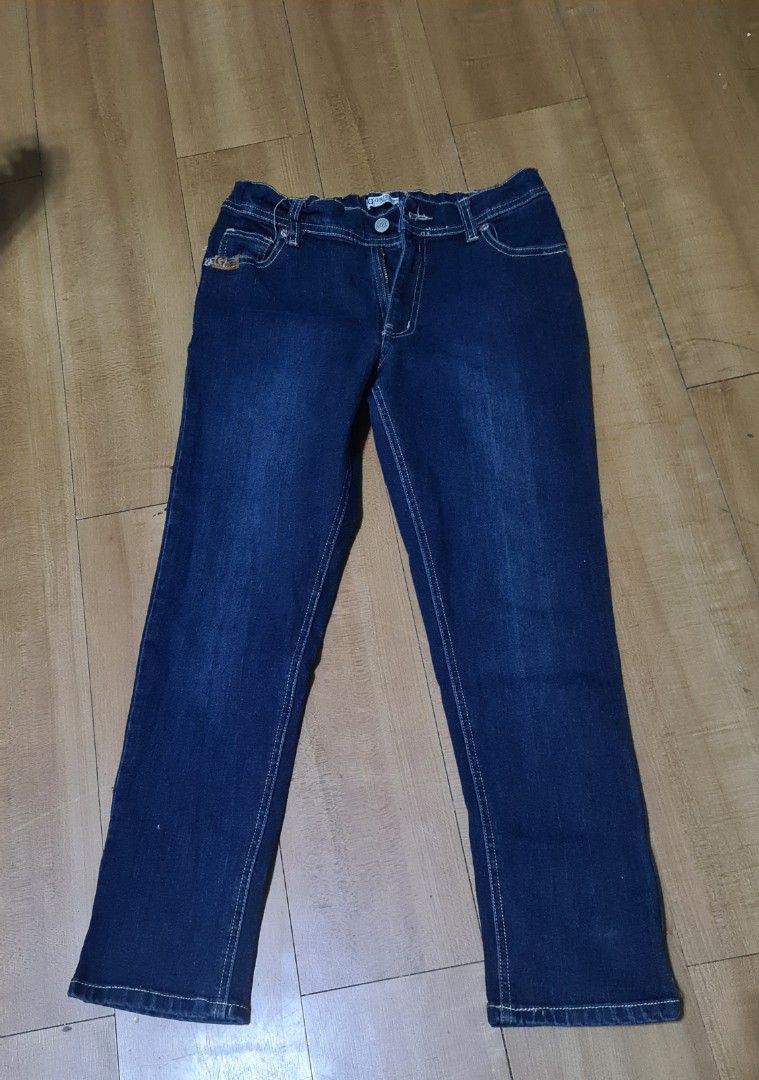 Grizzly jeans pants denim size 12 (Category: Babies & Kids Fashion) located in Quezon City. Submitted by camrose77 (Listing ID 1390282482, Image 1). Description: like new, as in super new size 12 on tag 33 inches length adjustable waist semi-loose fit shipping via J&T.