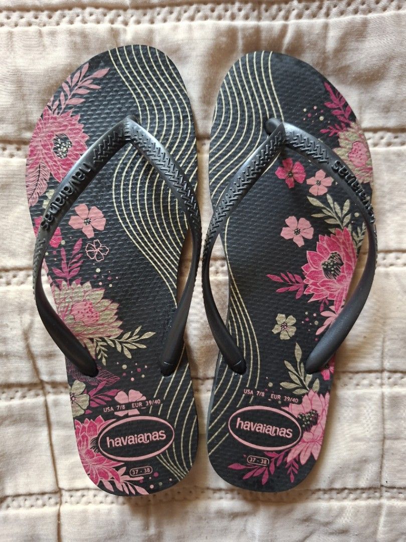 Havaianas Slim Organic Flip Flops (Category: Slippers and slides) located in Manila. Submitted by thrifter_lifestyle (Listing ID 1390282090, Image 2). Description: Original Havs 🌸 Size as indicated: 37/8 Actual Model and Philippine Price: https://havaianas.ph/products/slim-organic-flip-flops-04-2024 Selling half vs. retail price in PH Worn 1x in beach, just stored after. Almost new. RFS: closet spring cleaning.