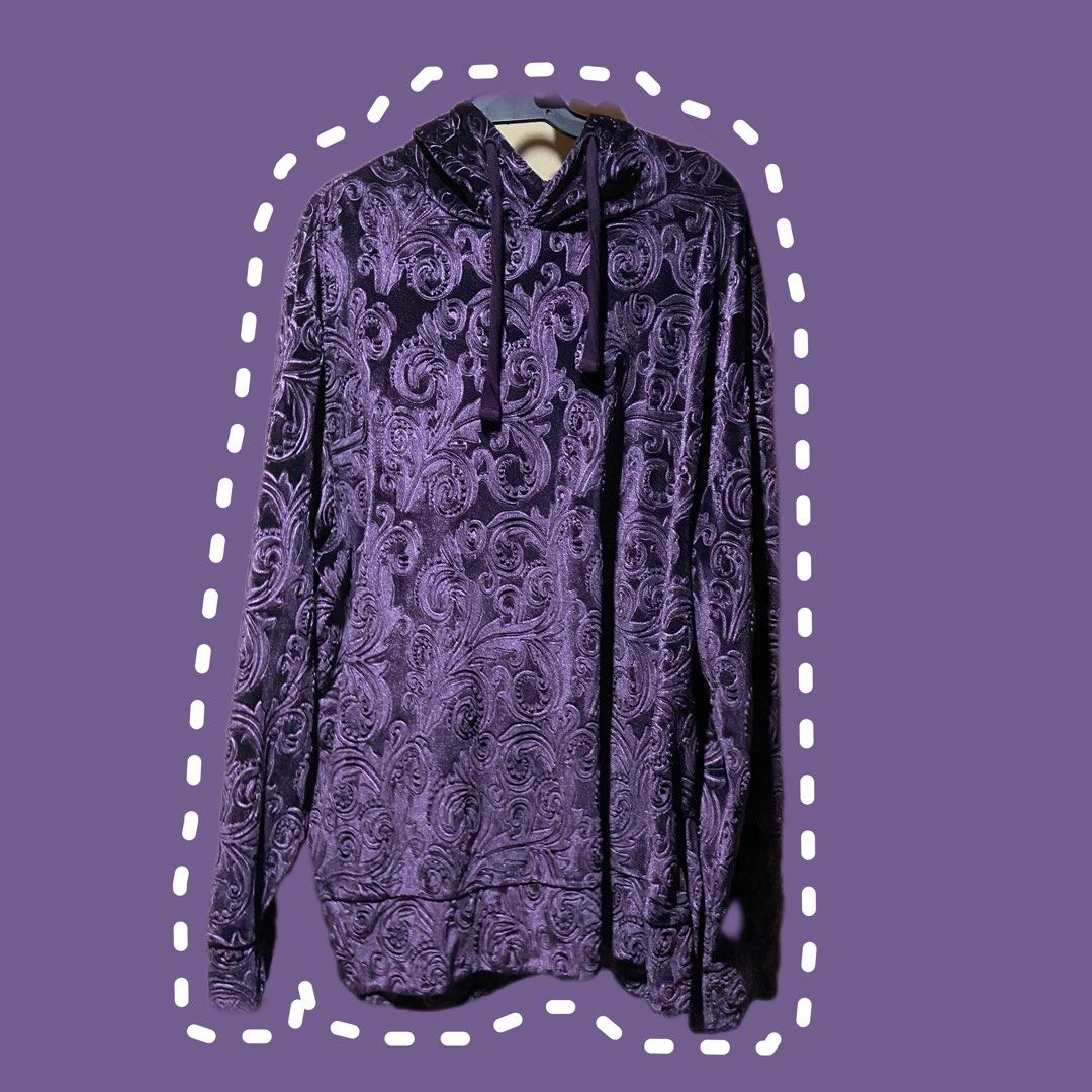 M | H&M Long Velour Pullover Hoodie (Category: Coats, Jackets and Outerwear) located in Apalit. Submitted by cdabs01 (Listing ID 1390274416, Image 1). Description: Color: Purple Material: 96% Polyester, 4% Spandex Remarks: - a bit oversized, best fits L to XL frames (unisex) - good as new, no issues, not too hot.