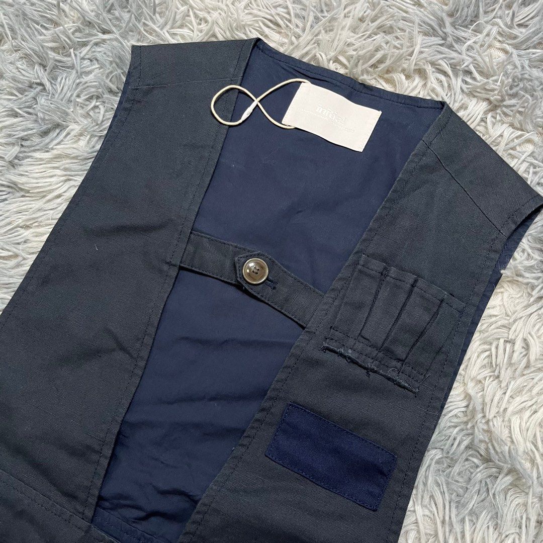 Initial Vest (Category: Vests) located in Dumaguete. Submitted by dgte.grails (Listing ID 1390341333, Image 2). Description: Initial Vest 16 width 25 length Excellent condition 800+sf Pm.