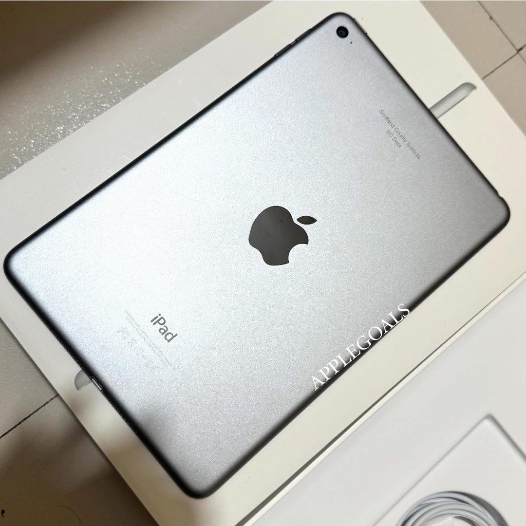 iPad Mini 4 128gb (Category: iPad) located in Manila. Submitted by mercedgret74092 (Listing ID 1390240106, Image 3). Description: iPad mini 4 Wifi only 128gb No dents nor scratches US variant Inclusions: 20w charger set Box Location: Abad santos manila.