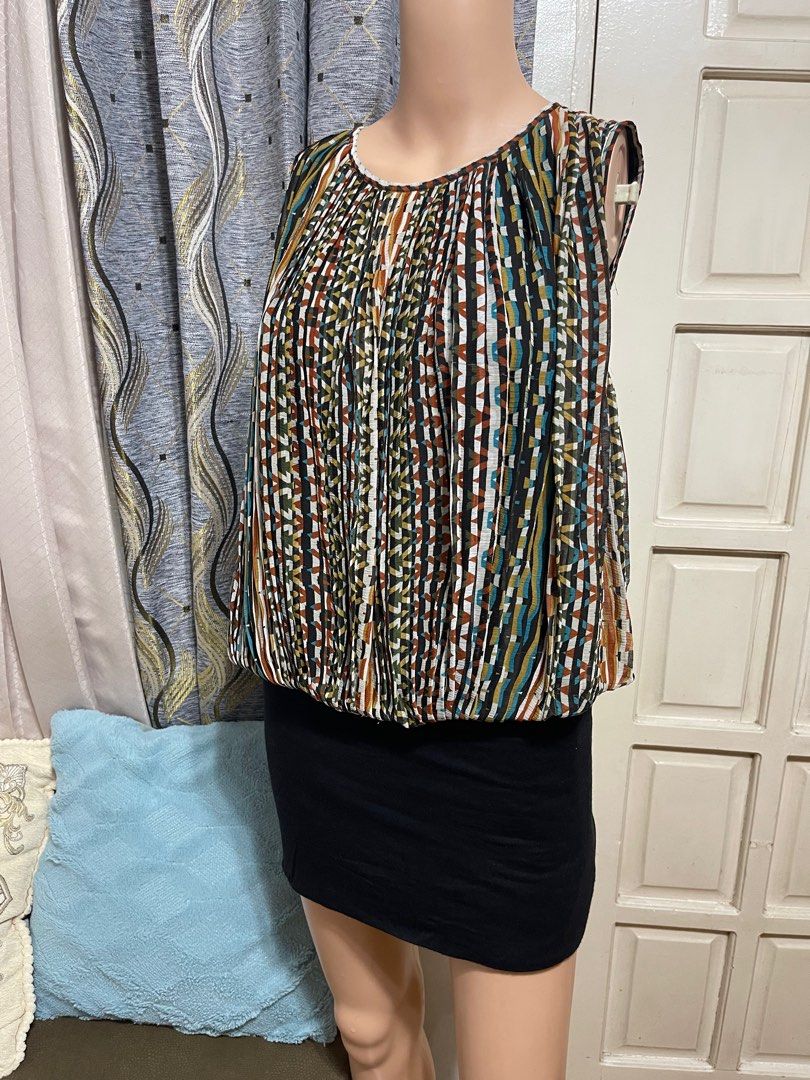 Italian dress (Category: Dresses) located in Makati City. Submitted by lenibjayson (Listing ID 1390325715, Image 1). Description: Fits medium to semi large.