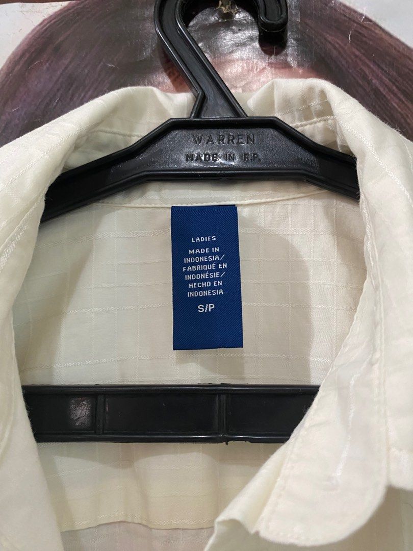 Izod Long Sleeve Small (Category: Longsleeves) located in Cebu City. Submitted by karent3000 (Listing ID 1390258696, Image 2). Description: Needs wash, no when worn.