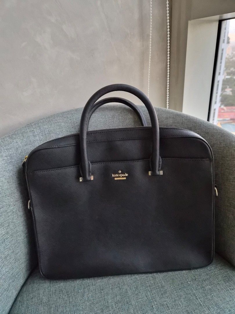 Kate Spade Laptop Bag (Category: Luxury Bags & Wallets) located in Mandaluyong City. Submitted by helloitsmeyna (Listing ID 1390311028, Image 1). Description: .