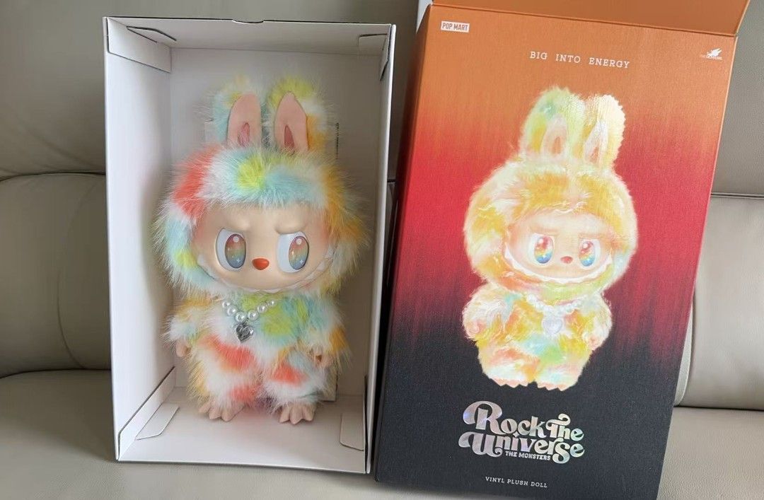 ラブブ　ROCK THE UNIVERSE Vinyl PlushDoll Pop Mart Labubu The Monsters Big into Energy Series Rock The