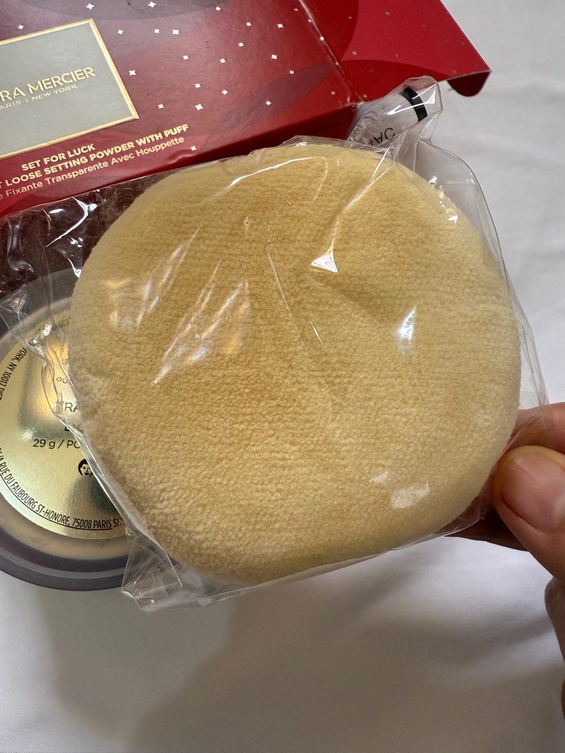 Laura mercier translucent loose setting powder with puff (Category: Makeup) located in Las Pinas. Submitted by ashdsm (Listing ID 1390269150, Image 3). Description: Used once.